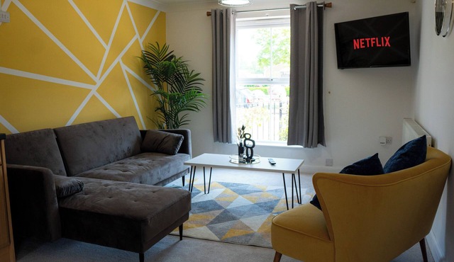 Stunning 6-Bed House in Milton Keynes
