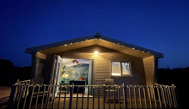 Stunning Award Winning Lakeside Lodge perfect for fishing