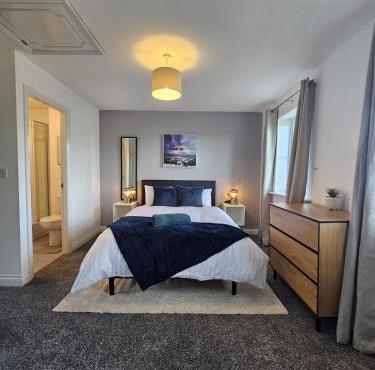 Stunning Contractor home, Company workers WLC, Netflix