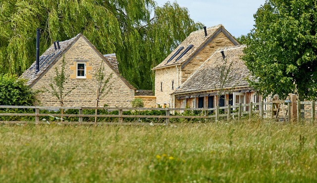 Stunning Cotswold Barns Sleeps 10 Near Bibury Ampneyfield Barns