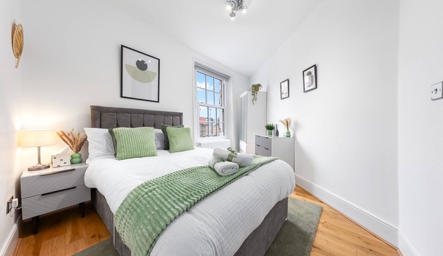 Stunning flat in Kings Cross sleeps 10