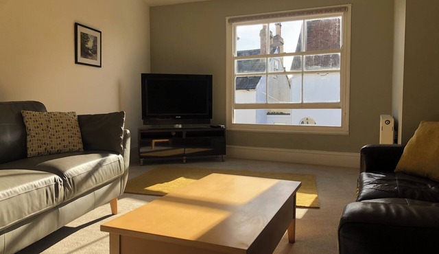 Stunning large 3 bedroom apartment with parking space and secluded roof terrace
