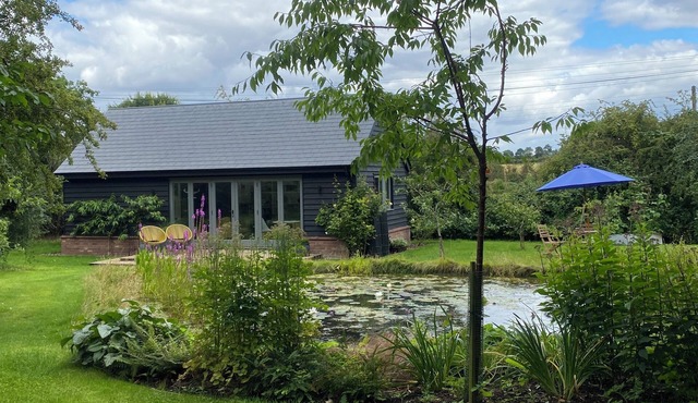 Stunning Lodge in Idyllic Setting, Near Cambridge