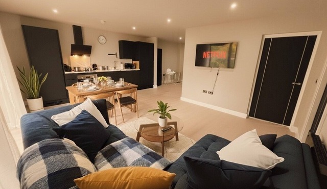 Stunning NEC apartments - Sleeps 8