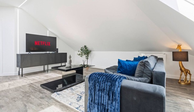 Stunning Penthouse-Style 2 Bed
