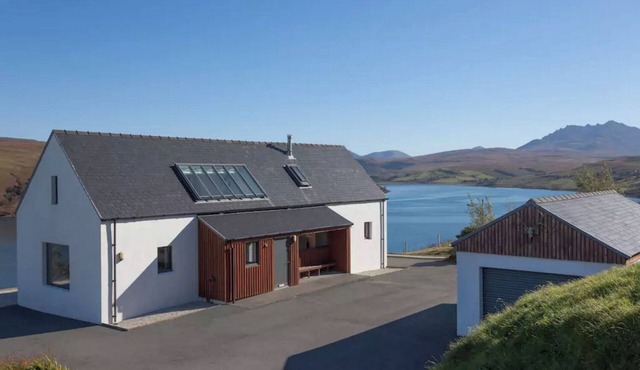 Stunning self catering house spectacularly located on the beautiful Isle of Skye