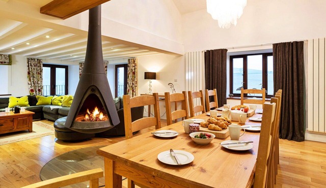 Stunning villa for 10 guests with WIFI and TV
