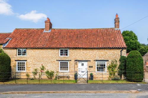 Stunning Yew Tree Cottage