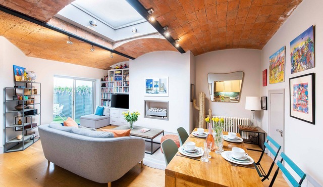 Stylish 1 Bedroom Mews Apartment Near Hyde Park