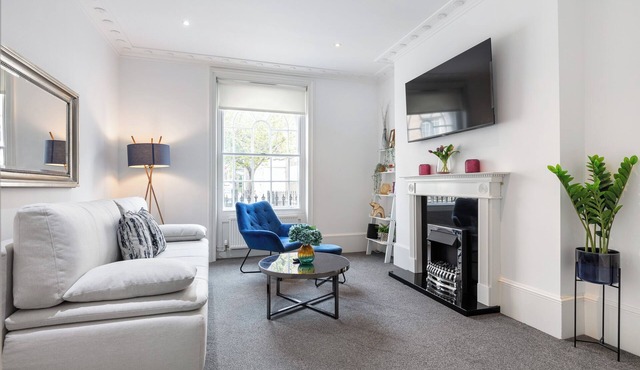 Stylish 2 Bed APT w/Garden by St Pancras International