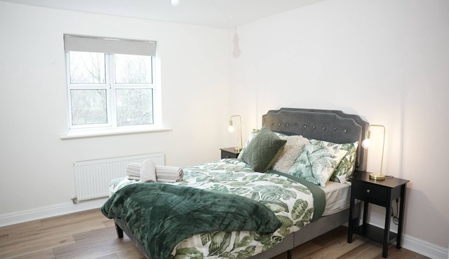 Stylish 2 Bed Derby Flat