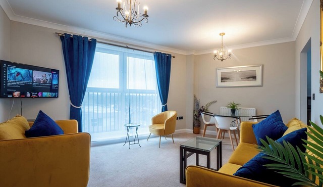 Stylish 2-Bedroom Apartment Near New Malden Station
