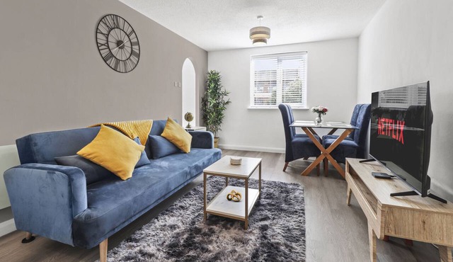 Stylish 2 bedroom apartment Kettering Town Centre