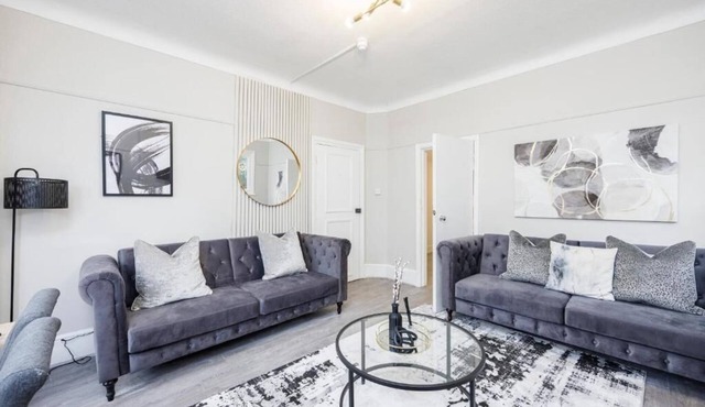 Stylish 2BR Flat | Westcliff Seafront Stay