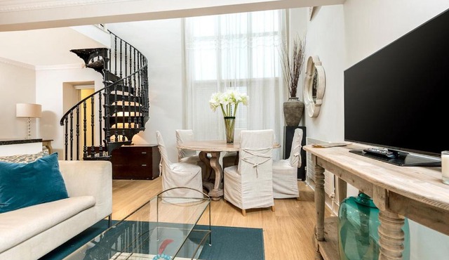 Stylish 2BR Notting Hill Flat Quiet Central