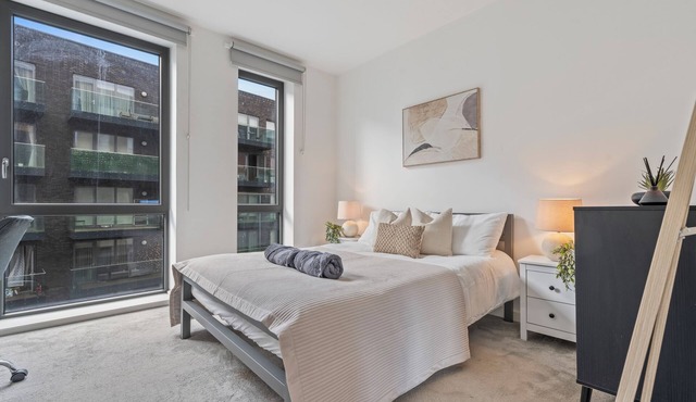Stylish 2BR Wembley Stay |Sleeps 8| 5-Min Walk to Stadium