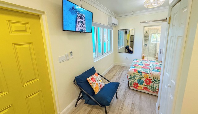 Stylish and modern 1-bedroom cottage in fantastic Williams Town