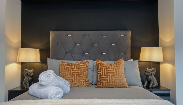 Stylish decor, central city location, amazing views and pet-friendly!