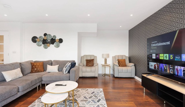 Stylish Executive near Heathrow