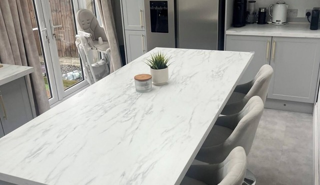 Stylish Home Away from Home 6 Minutes Drive to Beach