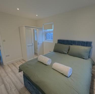 Stylish Rooms with shared bathroom & Kitchen in Leyton