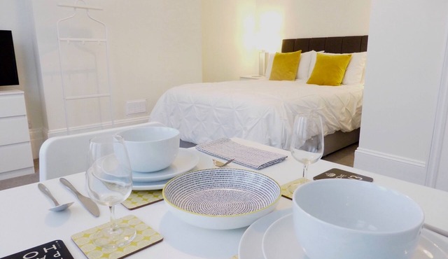 Stylish studio apartment in central Hove.