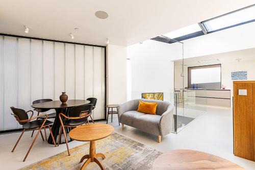 Stylish Townhouse by Primrose Hill