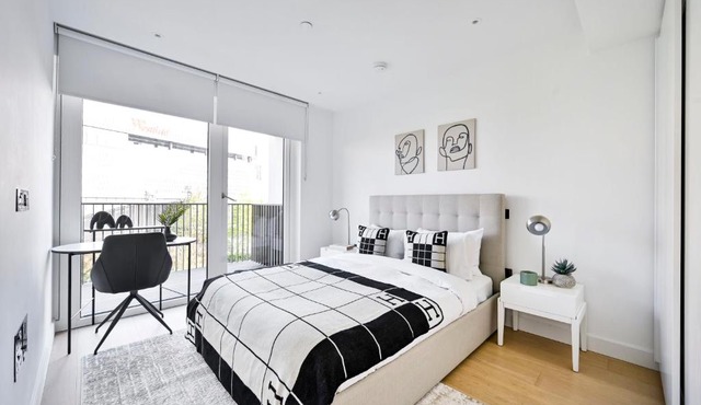 Stylish White City Apartment - Near Westfield & Tube