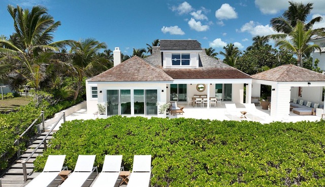 SUNNYSIDE - Steps to the Sea! Barefoot luxury on World-Famous Pink Sand Beach!