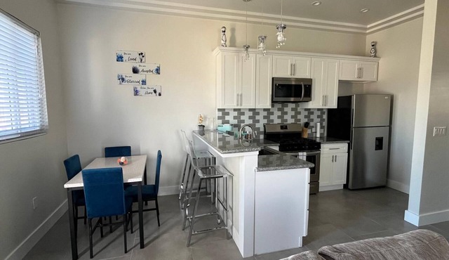 Sunrise luxury charming 1-bedroom apartment fully furnished, all the amenities