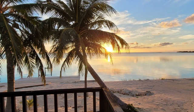 Sunset Beach Room - Long Island Harbour Club