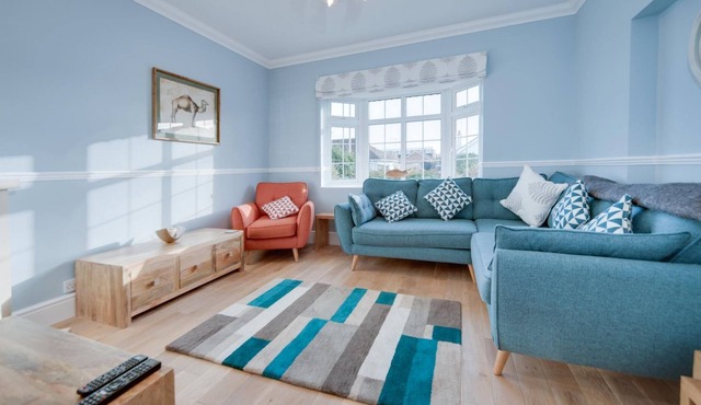 Super 5 Bedroom Family Friendly Retreat Rustington