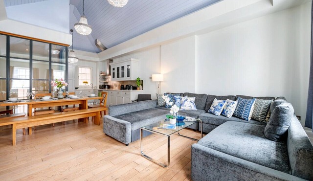 Superb 2 bedroom Covent Garden