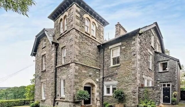 Swallows Loft. A Lakeland retreat, fabulous views & fell walks from the door, EV