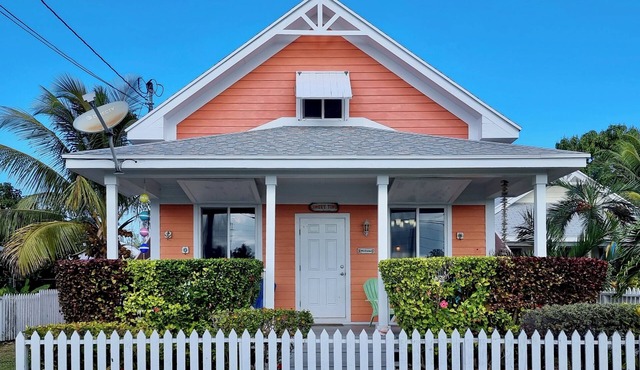 "Sweet Ting" Charming 3-bedroom cottage in Spanish Wells, Just Steps to beach