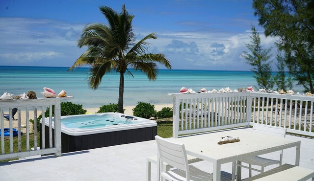 Tarpum Bay, Bahamas -NEW Luxury beachfront villa with private hot tub and beach