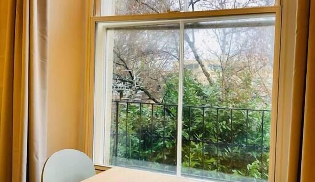 Tastefully decorated, central apartment with parking