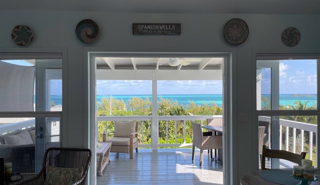TennesSea Shine. Perfect View for Two. Cozy cottage with amazing views.