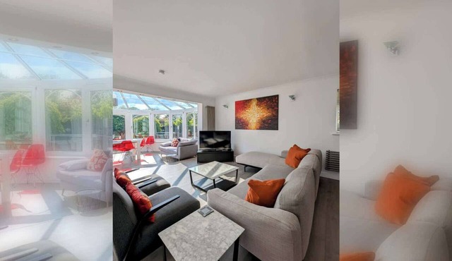 Thames Riverside Retreat: A Serene 3-Bed Bungalow