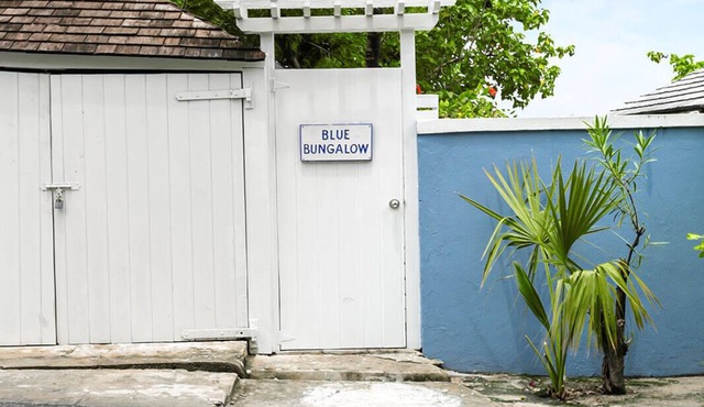 The Blue Bungalow: A charming cottage set above the water in Harbour Island