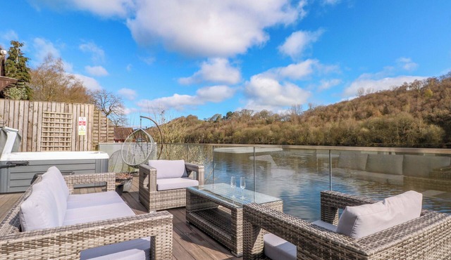 THE BOTHY, pet friendly, character holiday cottage in Leek