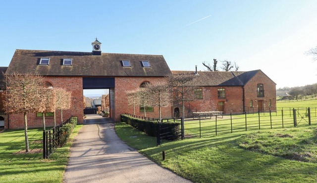 THE CARTHOUSE, pet friendly, luxury holiday cottage in Welland