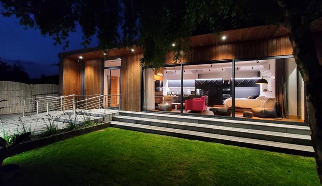 The Cedarwoods - luxury for up to 5 and your woof!