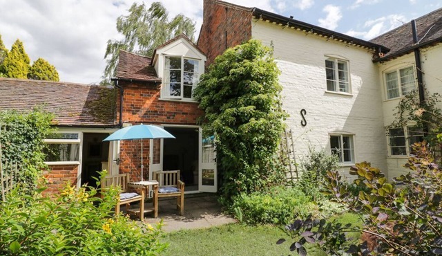 The Cottage: Idyllic Walks Await