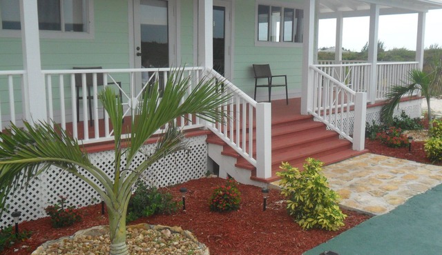 The Cozy Cottage comes 10% discount at TwinConnection Floating Bar.