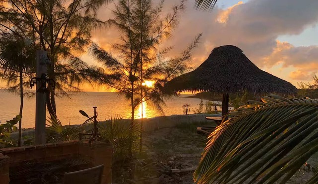 The Crab House On Sunset Beach with Mooring