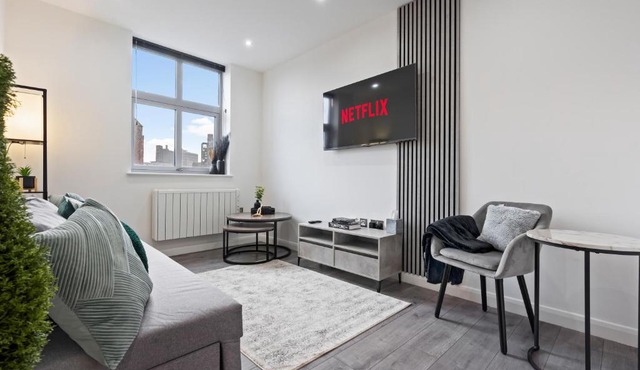 The Emerald Residence - Leicester - City Centre, Sofa Bed, Parking, Free WiFi, Netflix