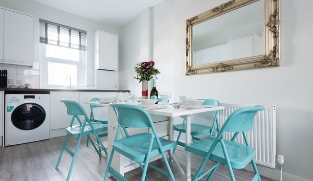 The Euston/St Pancras Apartment