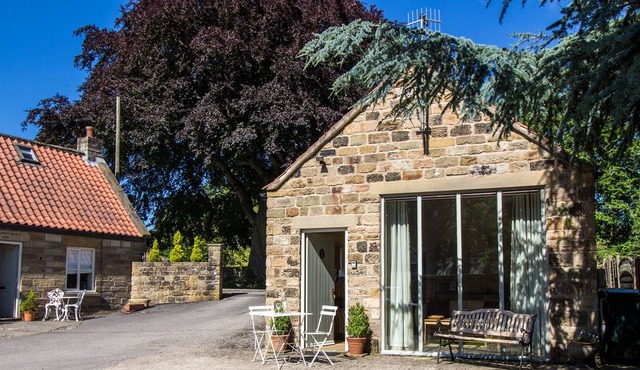 THE FLOUR POT, romantic, character holiday cottage in Rosedale Abbey