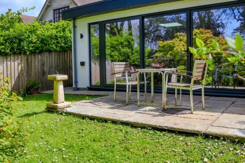 The Garden Room - a luxurious annexe close to Bantham, Devon